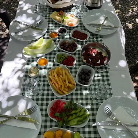 Ebru'ca Bed & Breakfast 3*