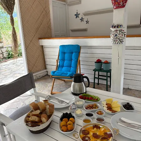 Ebru'ca B&B 셀리미예